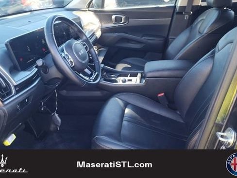 Used 2024 Kia Sorento S image 7