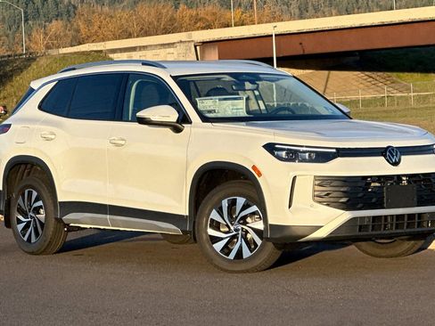 New 2026 Volkswagen Tiguan S AWD/4WD image 1