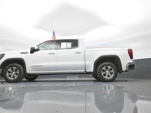 Used 2024 GMC Sierra 1500 SLT AWD/4WD image 39