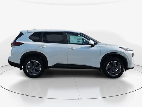 New 2026 Nissan Rogue SV FWD image 5