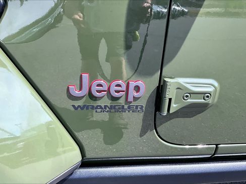 Used 2021 Jeep Wrangler Unlimited Rubicon AWD/4WD image 7