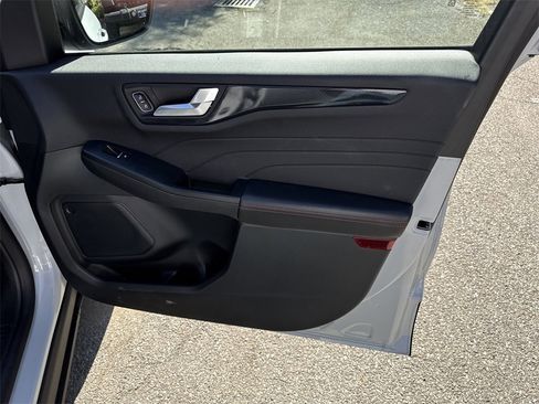 Used 2025 Ford Escape ST-Line image 28