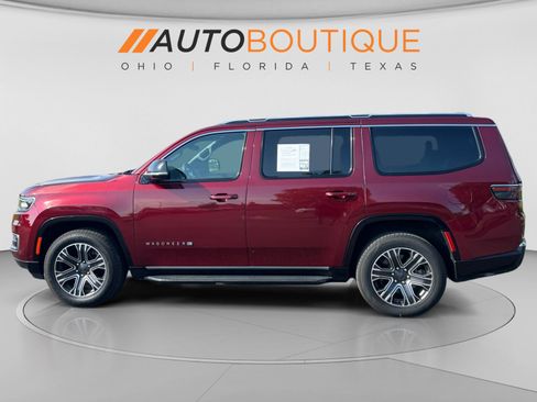 Used 2024 Jeep Wagoneer Series II w/ Flexible Seating Group RWD image 2