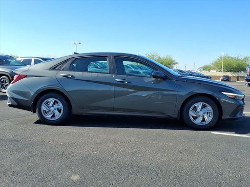 New 2026 Hyundai Elantra SE w/ Cargo Package image 4