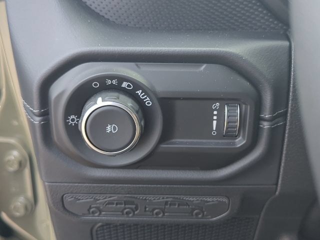 Used 2026 Jeep Wrangler Unlimited Rubicon AWD/4WD image 19