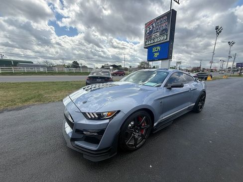 Used 2022 Ford Mustang Shelby GT500 w/ Carbon Fiber Track Pack image 8