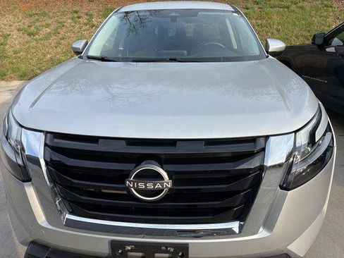 Used 2022 Nissan Pathfinder S image 14