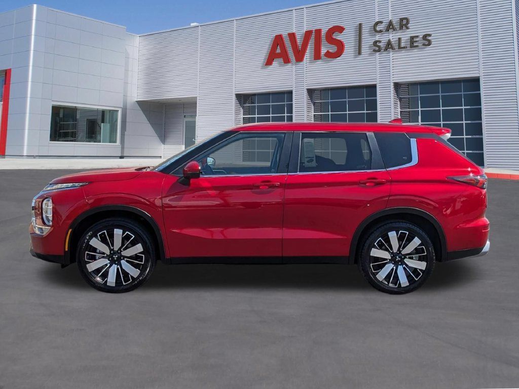 Used 2025 Mitsubishi Outlander SE AWD/4WD image 10
