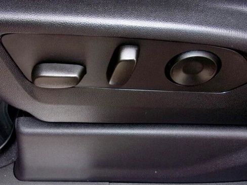 Used 2023 Chevrolet Silverado 1500 LT image 8