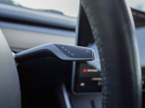 Used 2019 Tesla Model 3 Long Range image 16