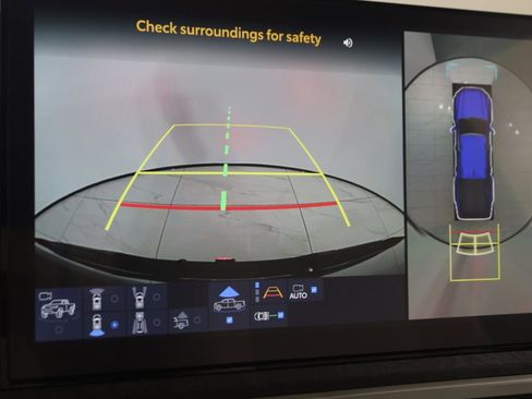 Used 2025 Toyota Tacoma Limited image 10