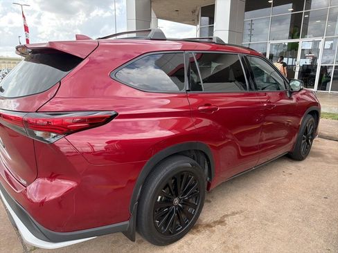 Used 2023 Toyota Highlander XSE image 5