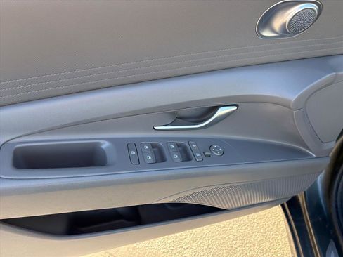 Certified 2024 Hyundai Elantra SEL image 21