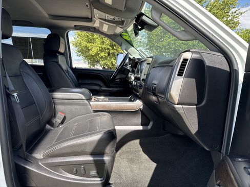 Used 2018 GMC Sierra 2500 Denali w/ Duramax Plus Package AWD/4WD image 20