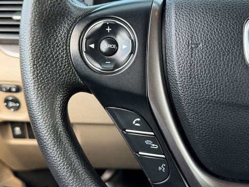 Used 2016 Honda Pilot LX image 29