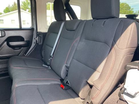 Used 2021 Jeep Wrangler Unlimited Rubicon w/ Uconnect 4C Nav & Sound Group AWD/4WD image 18
