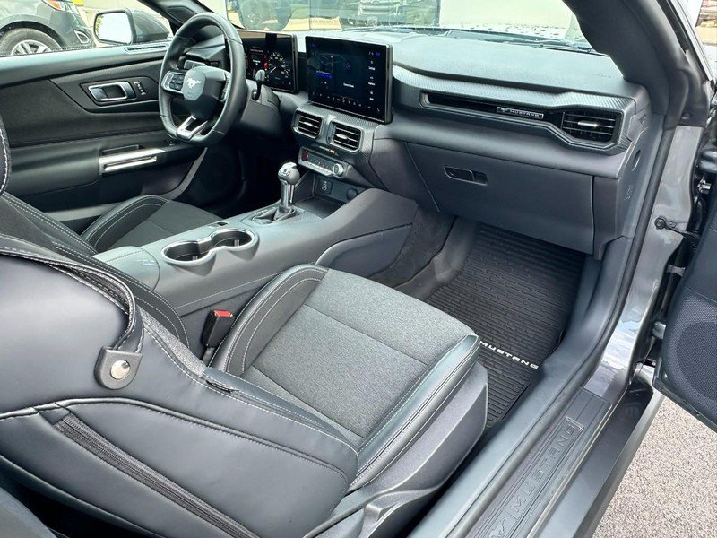 Used 2026 Ford Mustang Coupe RWD image 12