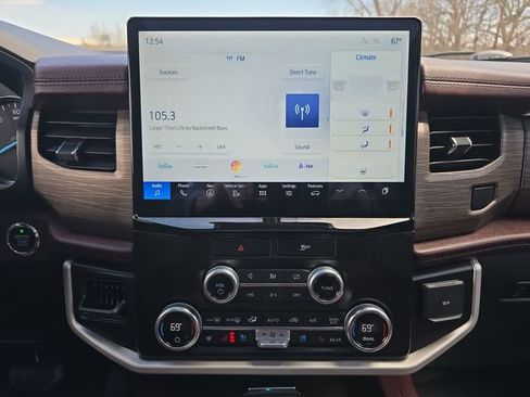 Used 2022 Ford Expedition Limited image 13