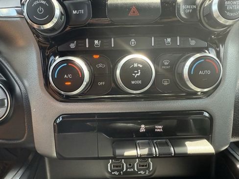 Used 2024 RAM 1500 Laramie image 27
