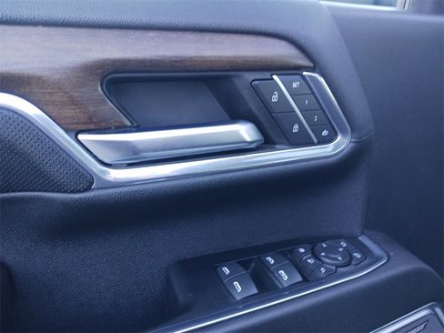 Used 2024 Chevrolet Silverado 3500 High Country w/ High Country Premium Package image 34