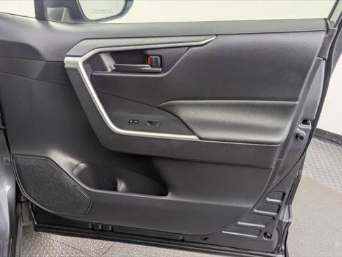 Used 2022 Toyota RAV4 LE AWD/4WD image 22