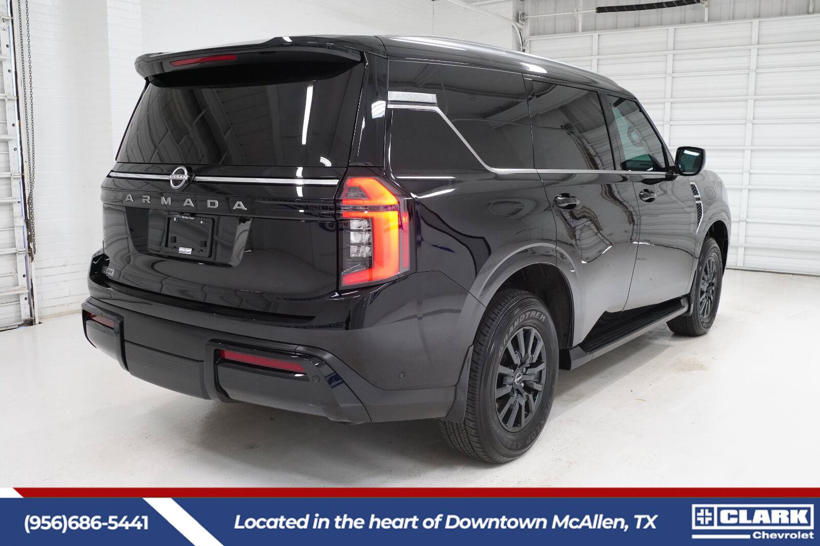 Used 2025 Nissan Armada SV RWD image 4
