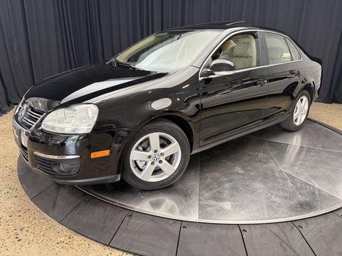 Used 2008 Volkswagen Jetta SE FWD image 2