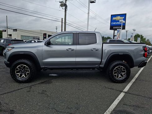 Used 2024 Chevrolet Colorado ZR2 w/ Safety Package AWD/4WD image 10