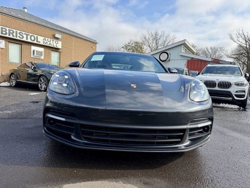 Used 2017 Porsche Panamera image 2