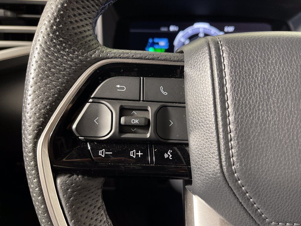 Used 2023 Toyota Tundra Platinum AWD/4WD image 26