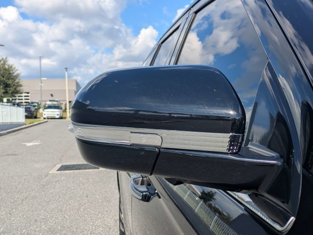 Used 2018 Lincoln Navigator Reserve w/ Technology Package AWD/4WD image 12