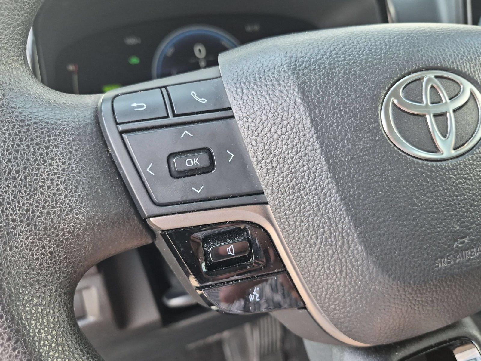 Used 2025 Toyota Camry LE FWD image 13