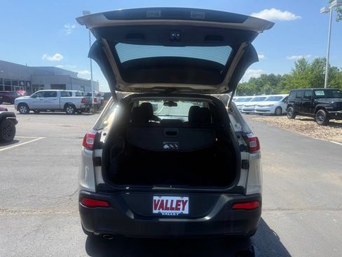 Used 2014 Jeep Cherokee Latitude w/ Comfort/Convenience Group AWD/4WD image 45