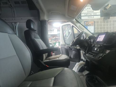 Used 2025 RAM ProMaster 2500 w/ Convenience Group FWD image 14