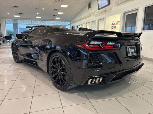 Used 2024 Chevrolet Corvette Stingray Convertible w/ Z51 Performance Package image 3