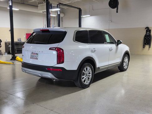 Used 2022 Kia Telluride LX AWD/4WD image 7