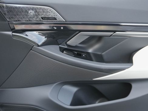 Used 2026 BMW 540i xDrive image 32