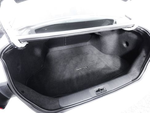 Used 2024 Nissan Sentra SV FWD image 14