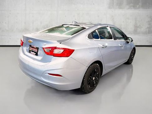 Used 2017 Chevrolet Cruze LT image 5