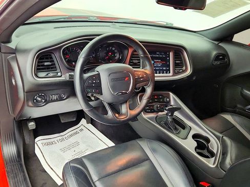 Used 2017 Dodge Challenger SXT Plus image 12