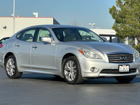 Used 2012 INFINITI M37 w/ Premium Pkg image 5