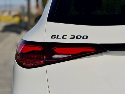 Used 2026 Mercedes-Benz GLC 300 4MATIC image 11