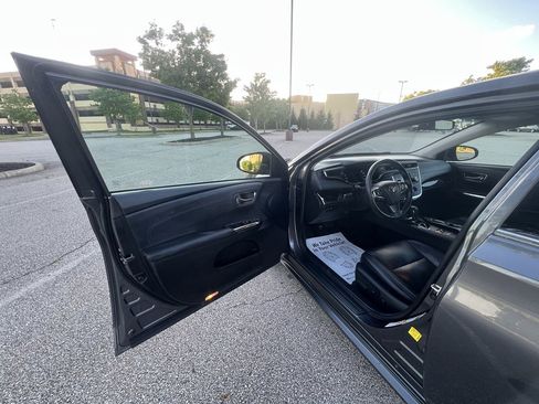Used 2015 Toyota Avalon XLE FWD image 16