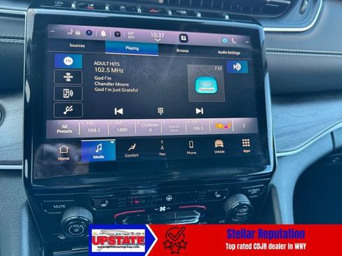 Used 2023 Jeep Grand Cherokee L Limited AWD/4WD image 4