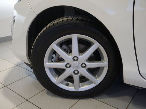 Used 2016 Toyota Prius C Three image 27