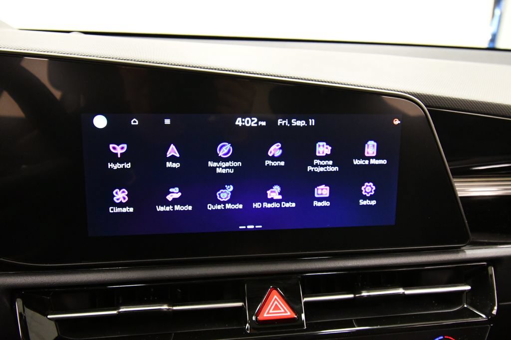 Certified 2025 Kia Niro EX Touring FWD image 24