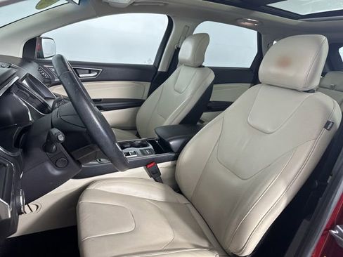 Used 2019 Ford Edge Titanium w/ Equipment Group 301A FWD image 13