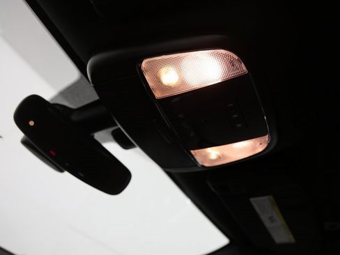 Used 2018 Jeep Grand Cherokee Limited image 21