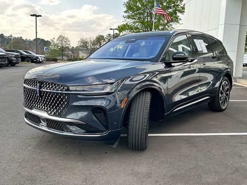 Used 2024 Lincoln Nautilus Reserve w/ Equipment Group 203A image 2