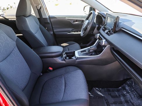 Used 2020 Toyota RAV4 XLE w/ Carpet Mat Package FWD image 15